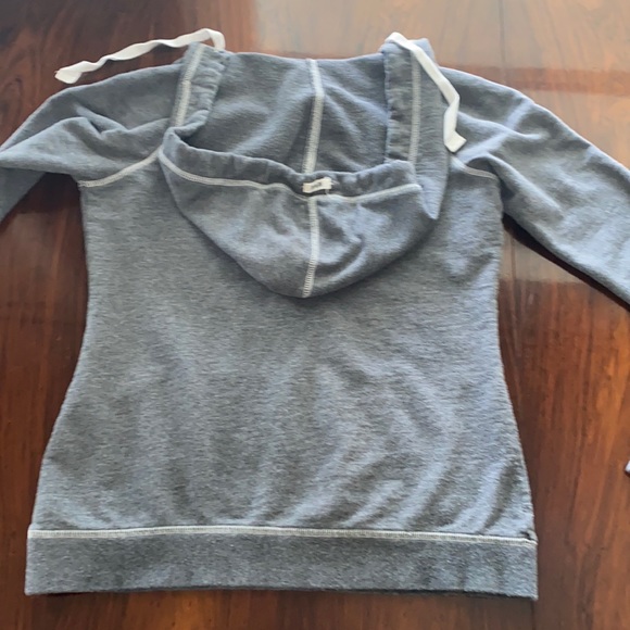 Converse  V-Neck Hoodie - Picture 3 of 7